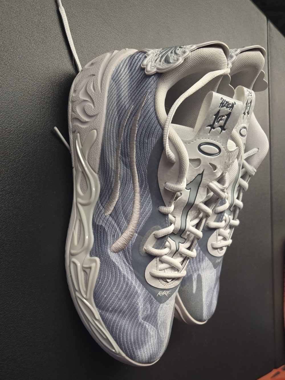 Lamelo Mens 8 Light Gray and Blue Knit Sneakers